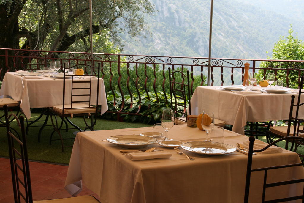 Auberge De La Madone Peillon Bagian luar foto